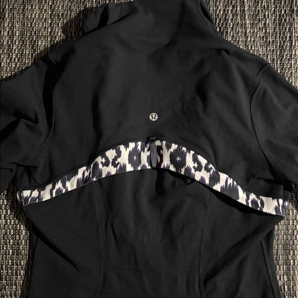 Lululemon define jacket animal print RARE - Picture 7 of 10